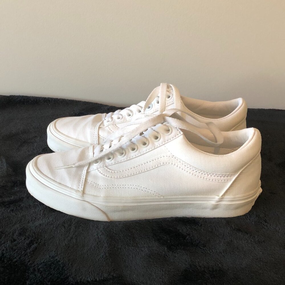 Vans Off the Wall White Low Profile Doheny Canvas Sneakers